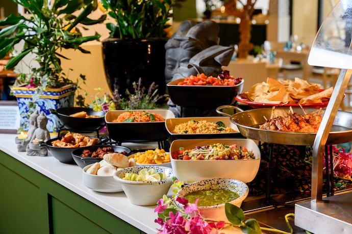 Sunday Lunch Buffet at the Bayview Restaurant, Corinthia Verdi Hotel - Dine with a view