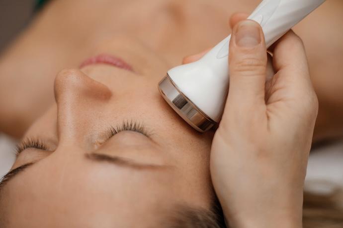 Scrub, Deep Cleanse, Firm & Lift your skin with the Ultrasonic facial cleansing at Beauty Point Med Estetic