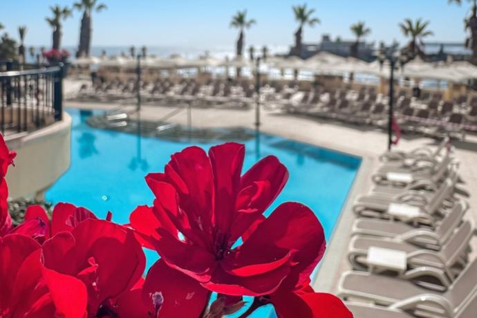 Full day by the pool at Lido St George's Bay 
