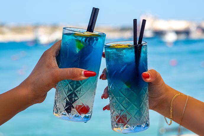 50% OFF Your Food Bill at Wet Deck – Dine, Relax & Enjoy!