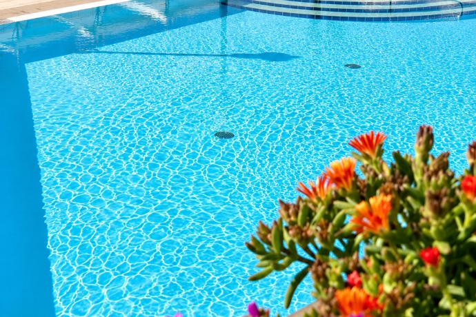 Full day by the pool at Lido St George's Bay 