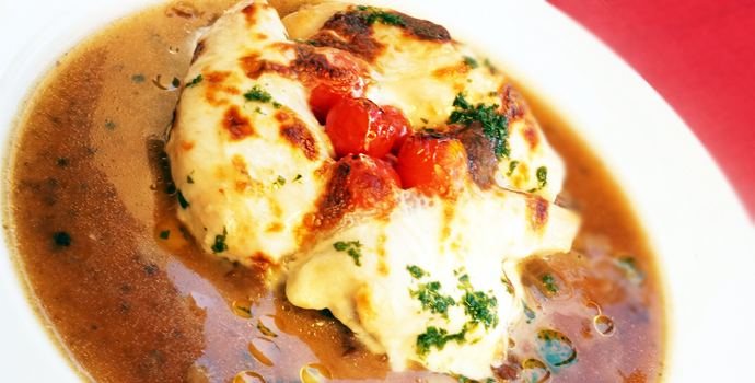 Choose 1 of the 19 tasty main courses + a starter or a desert at L-Ghonnella restaurant.