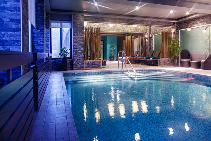 Morning Spa Brunch at AX The Victoria for two - with Afternoon Tea with free flow of Prosecco and water